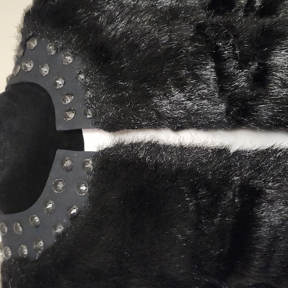 Peter Nygård XL Faux Fur Vest  Embellished Collar, Hook Closure, Leopard Lining - Picture 2 of 10